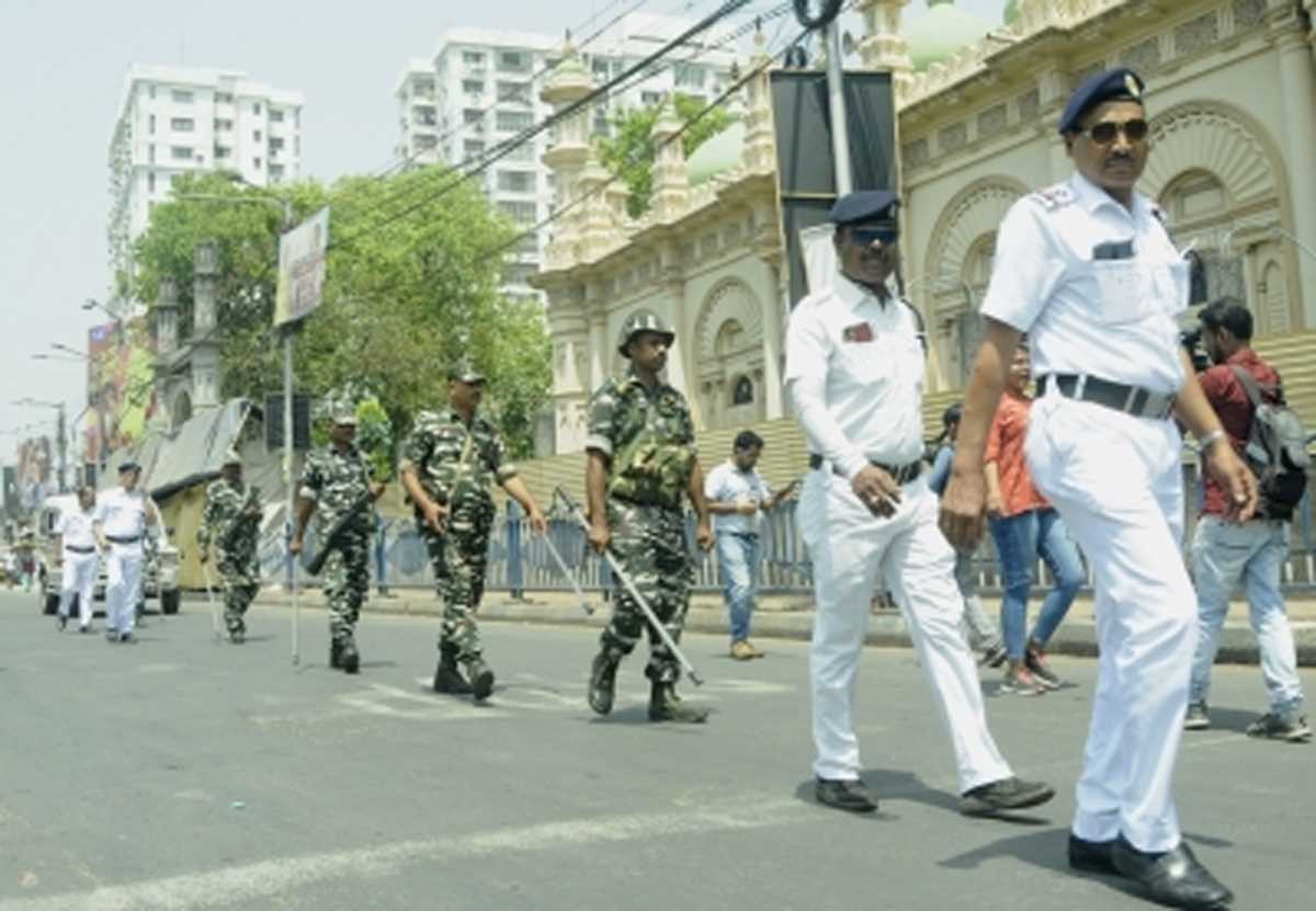 बंगाल सरकार ने पंचायत चुनावों की मतगणना समाप्त होने तक पुलिसकर्मियों की सभी छुट्टियां रद्द कीं